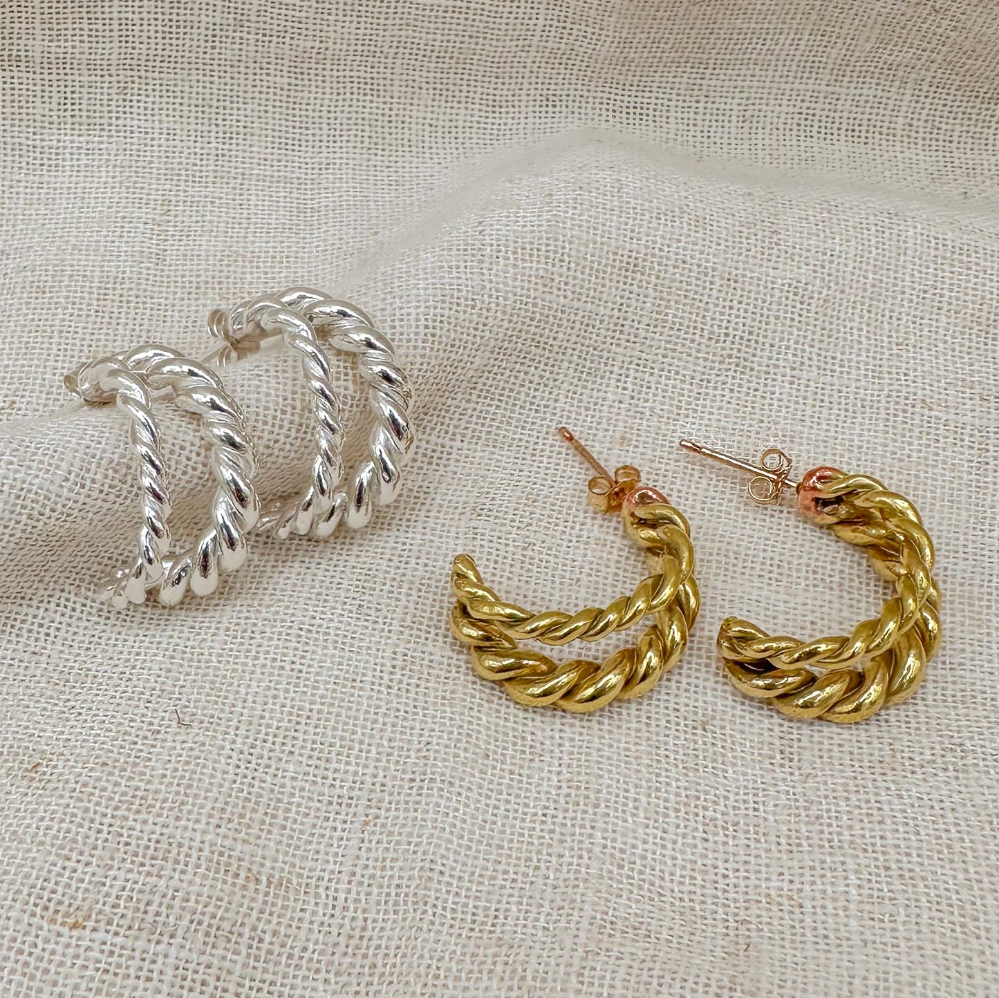 TWIST DOUBLE HOOP EARRINGS
