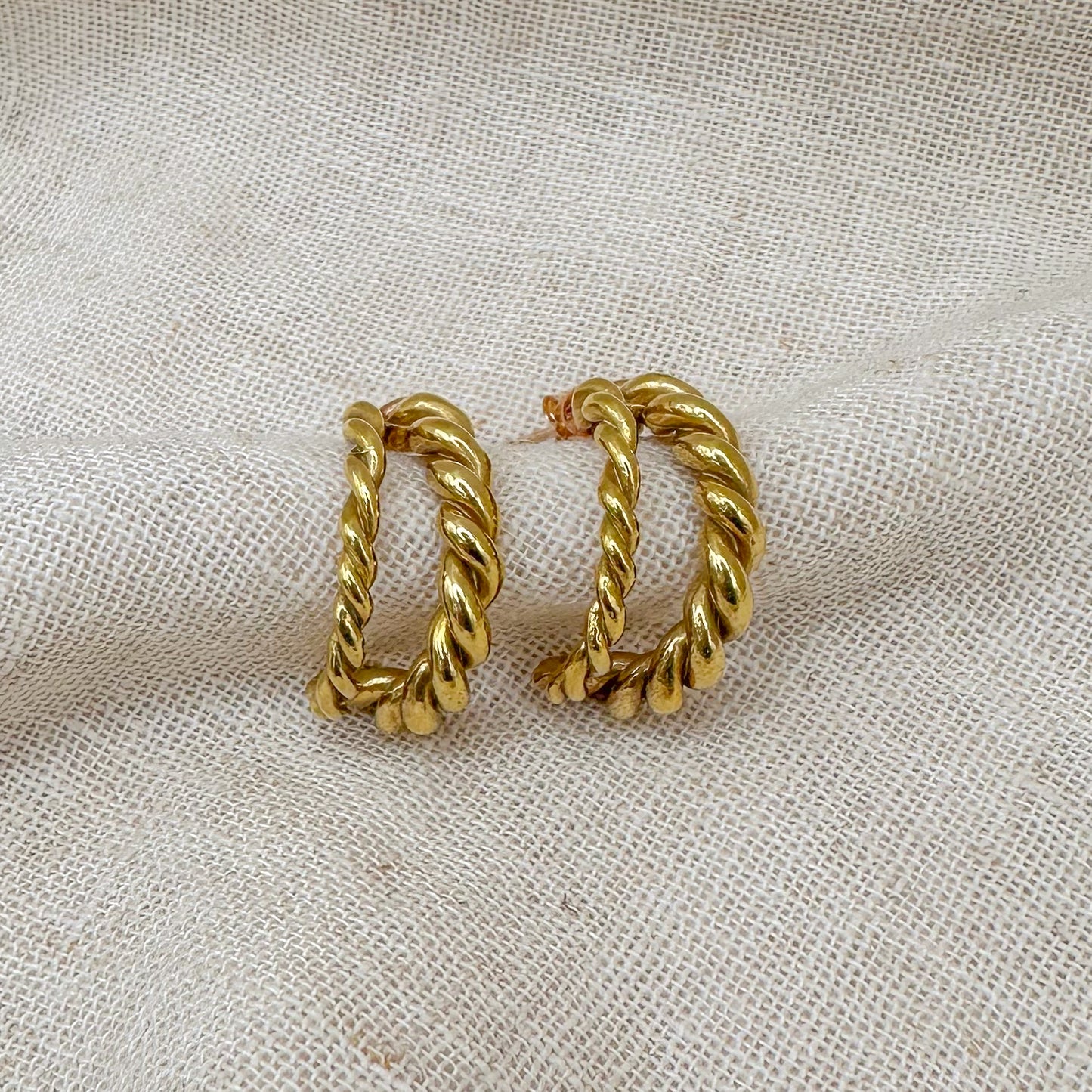 TWIST DOUBLE HOOP EARRINGS