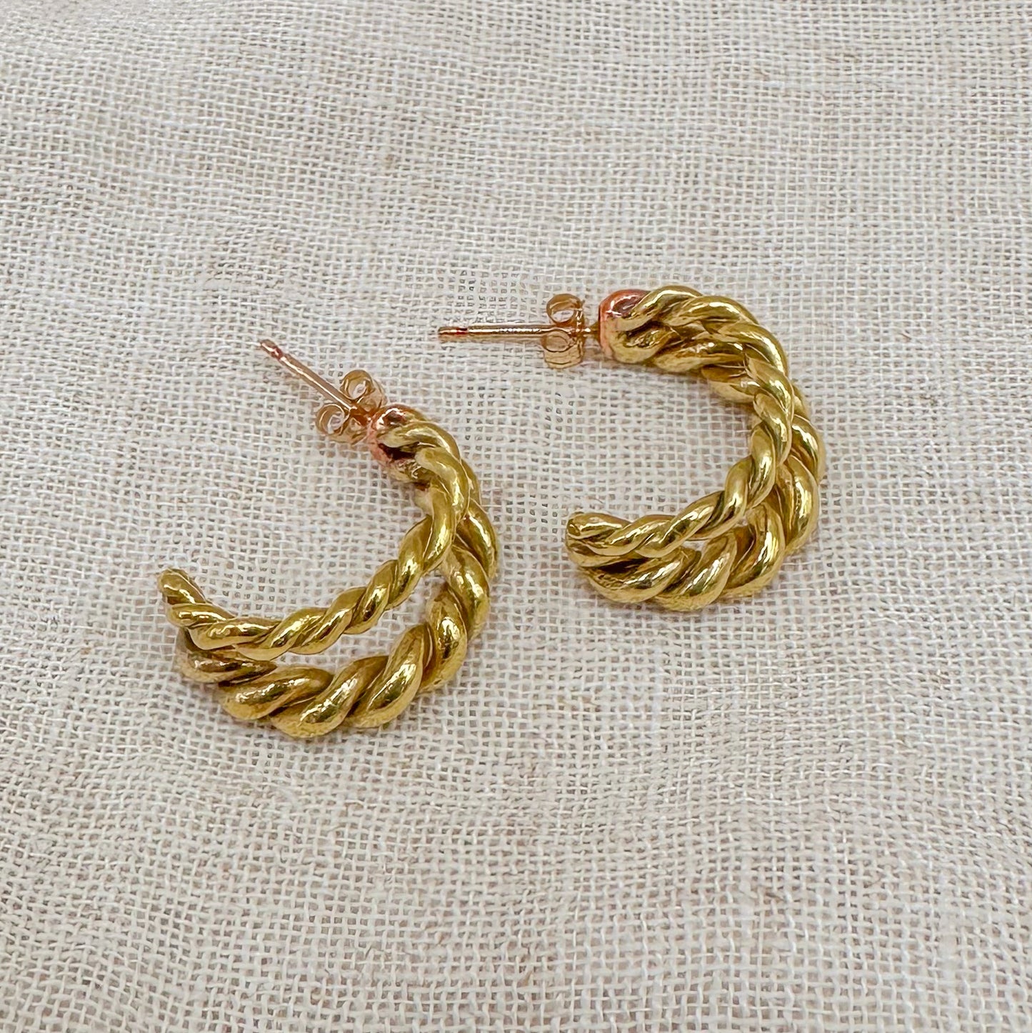 TWIST DOUBLE HOOP EARRINGS