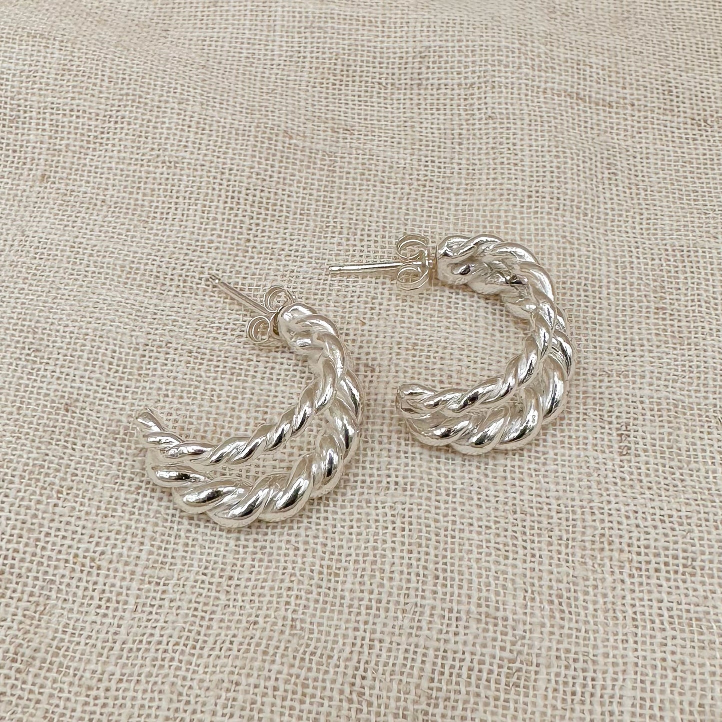 TWIST DOUBLE HOOP EARRINGS