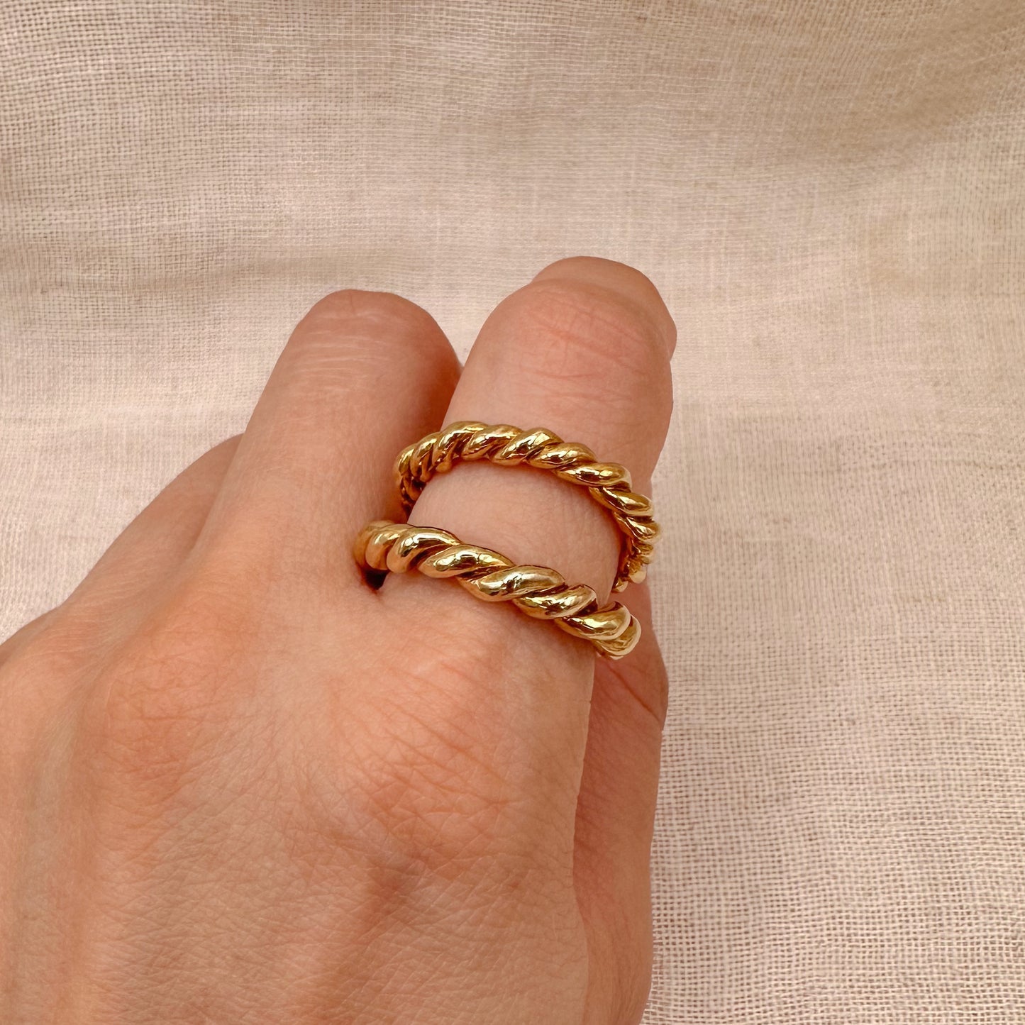 DOUBLE TWIST RING