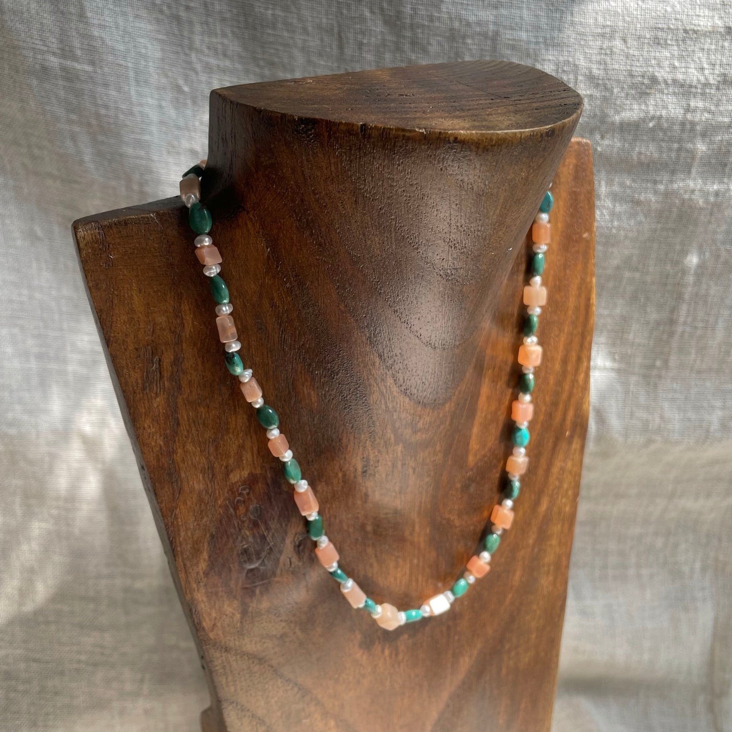 GEMSTONE BEADS NECKLACE