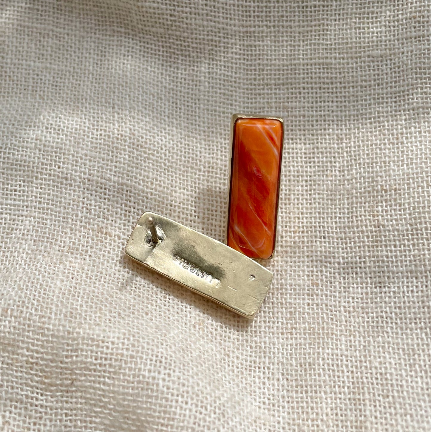 RECTANGLE SHAPED SPINY OYSTER STUD EARRINGS