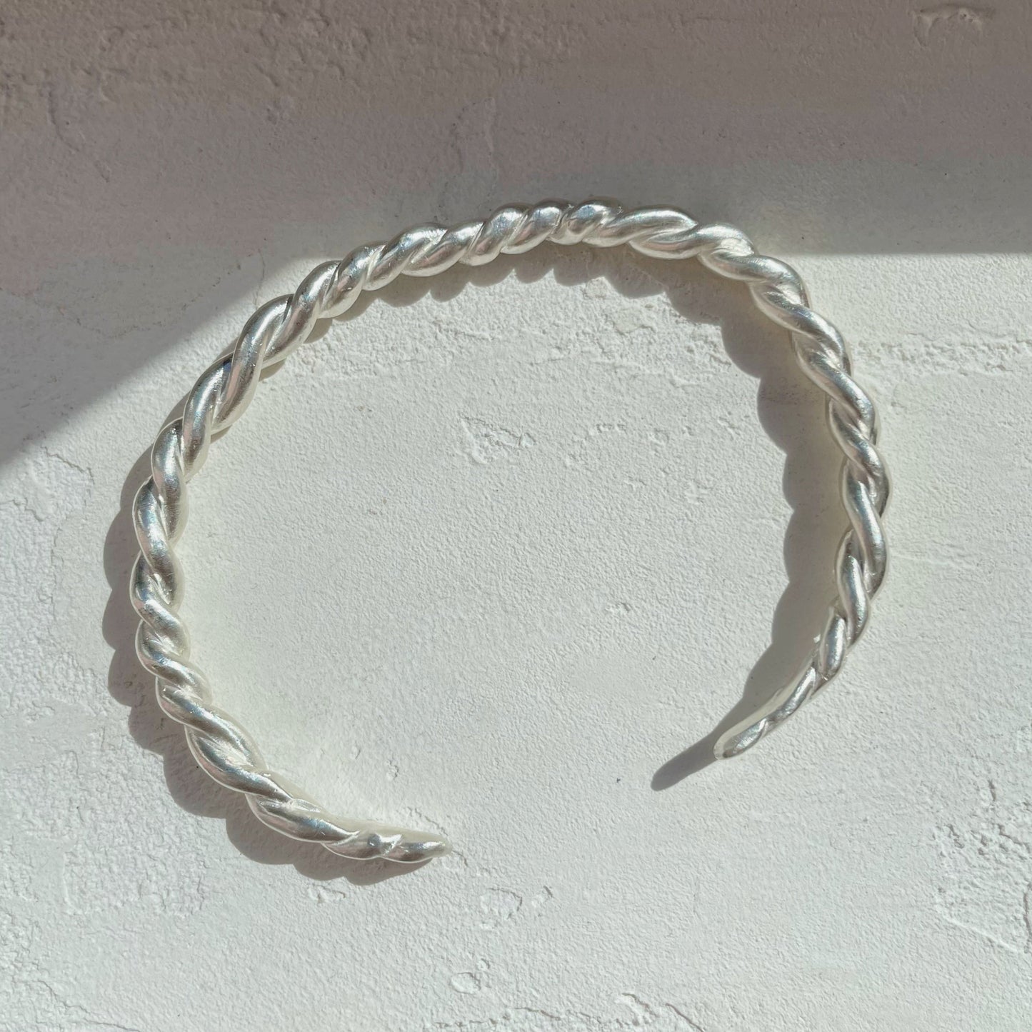 TWIST BANGLE