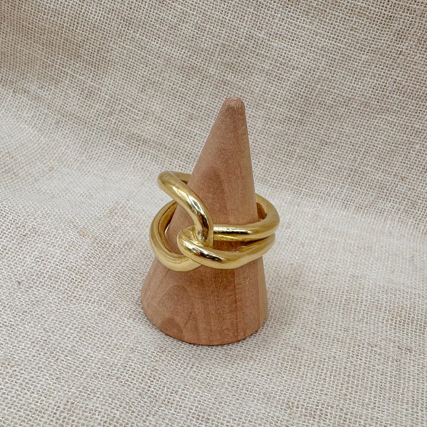 KNOT RING