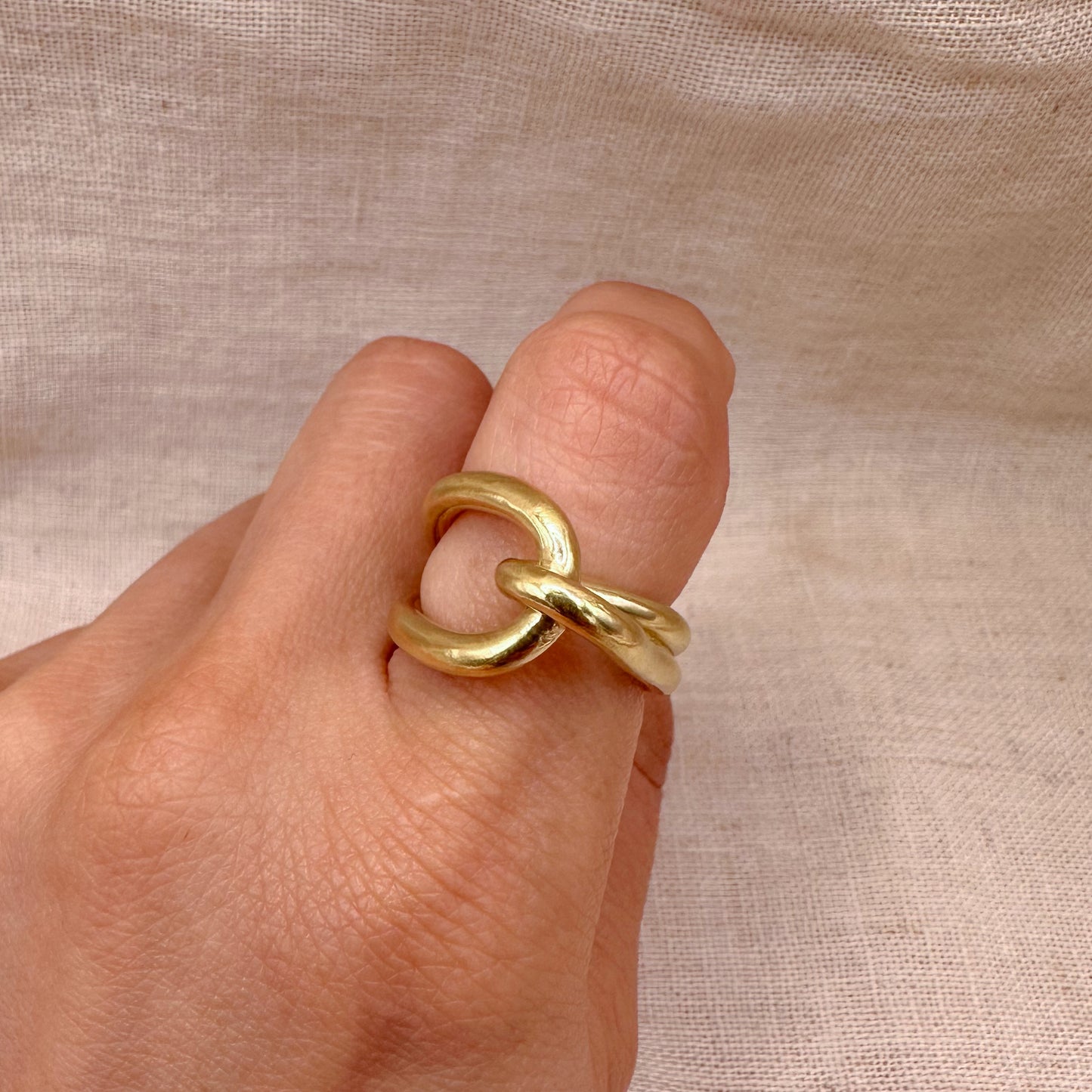 KNOT RING