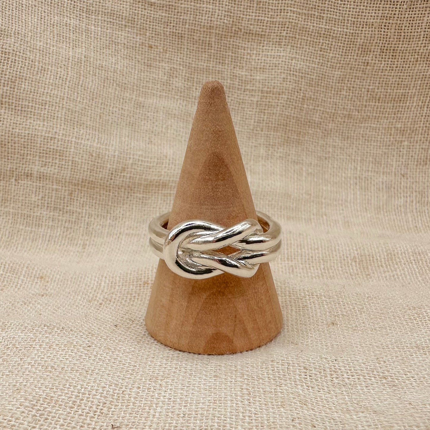 KNOT RING