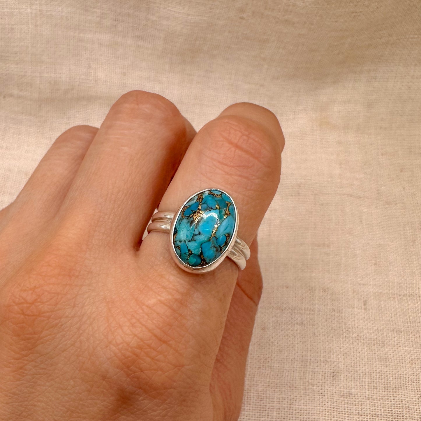 STERLING SILVER MOHAVE TURQUOISE RING