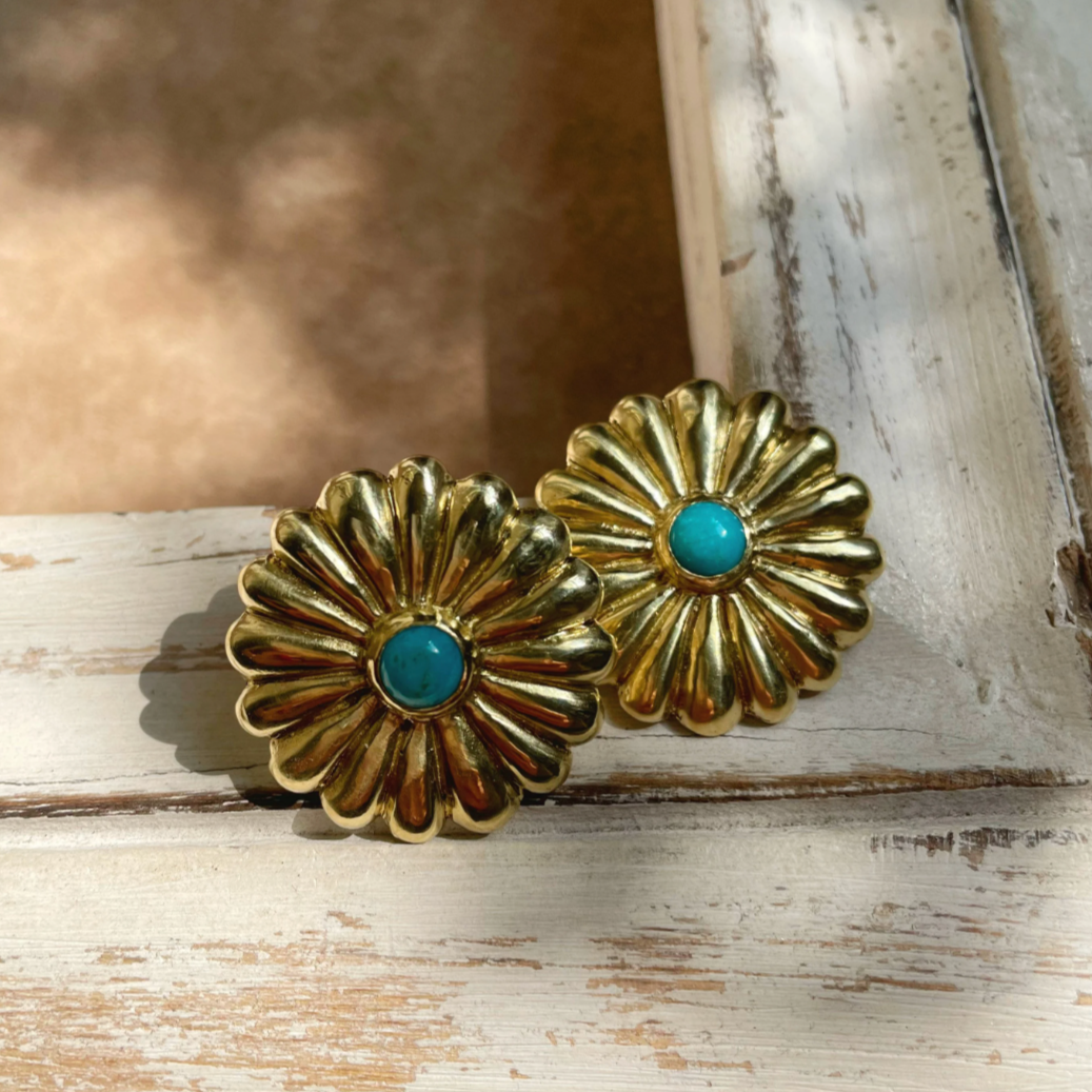 DAISY FLOWER STUD EARRINGS