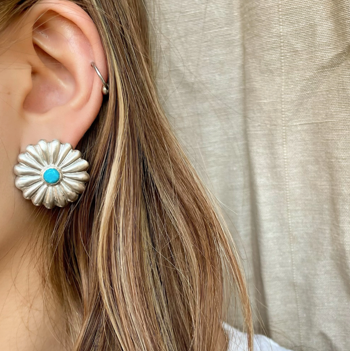 DAISY FLOWER STUD EARRINGS