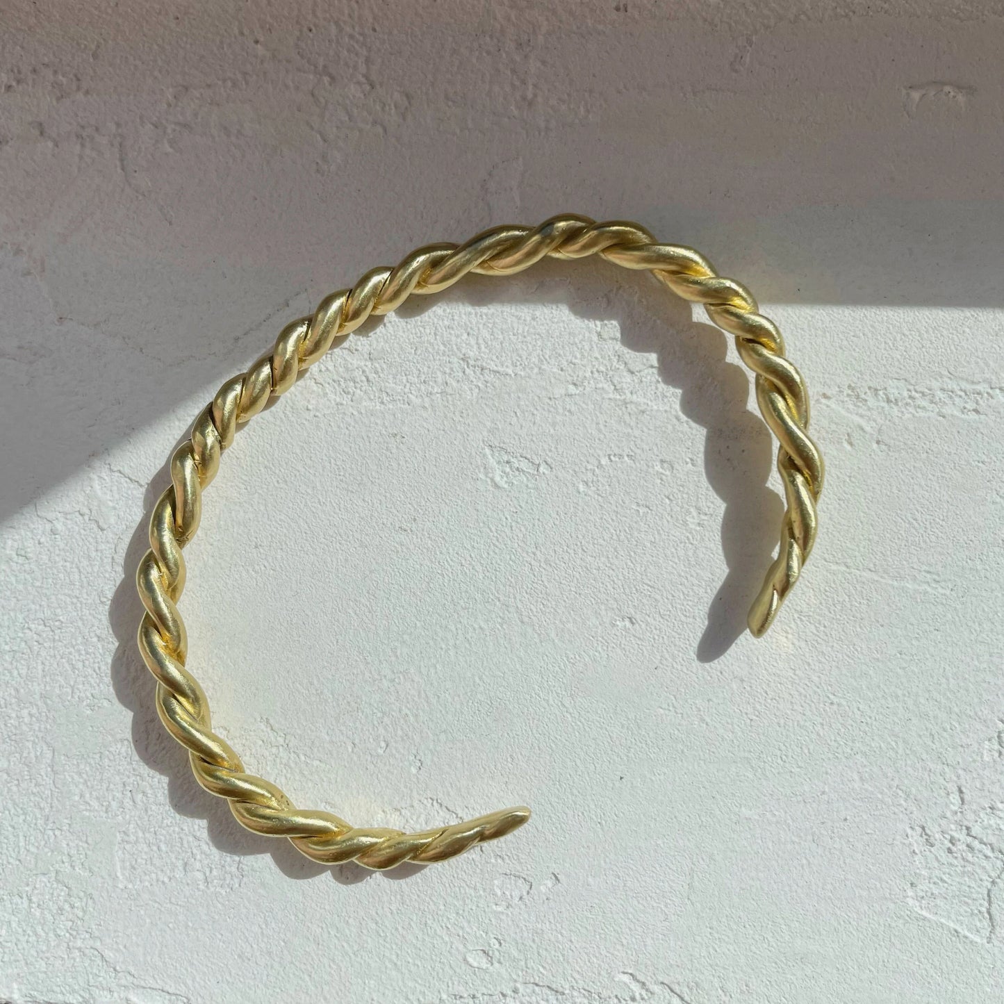 TWIST BANGLE