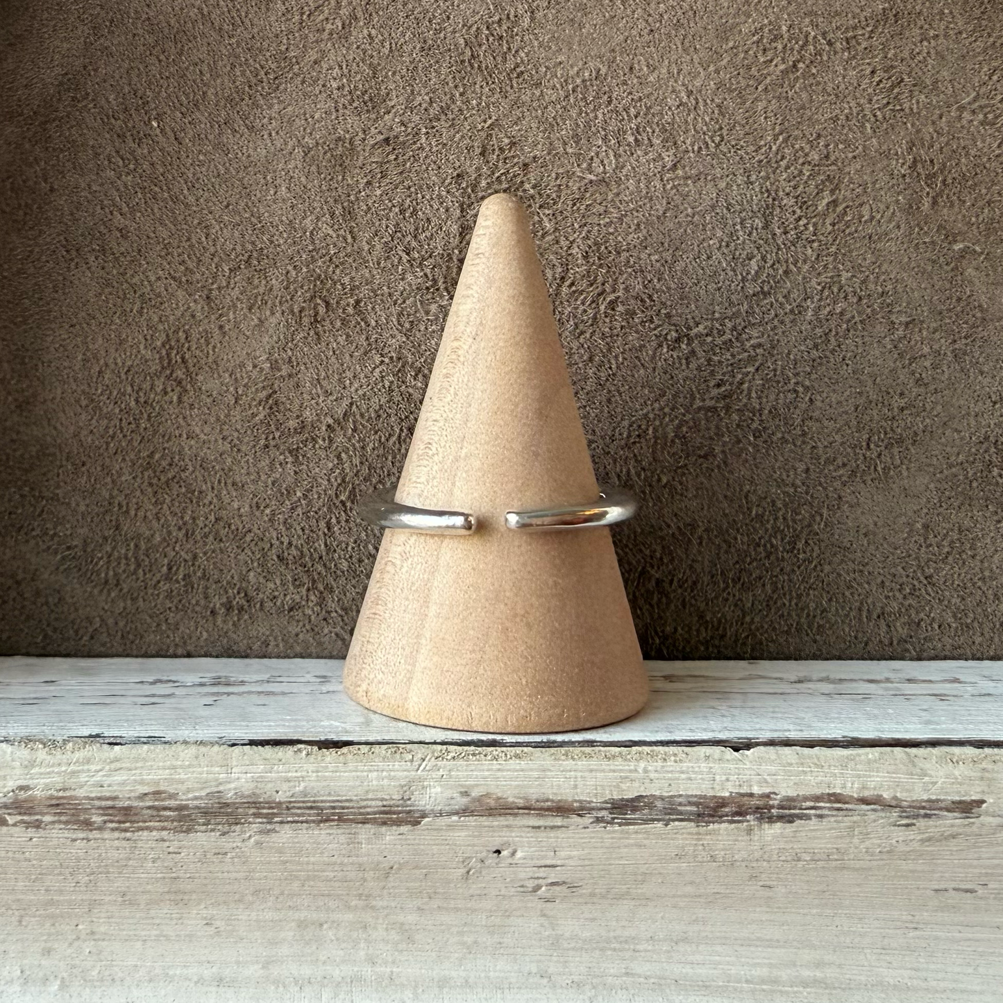 ADJUSTABLE GEM STONE STACKING RING