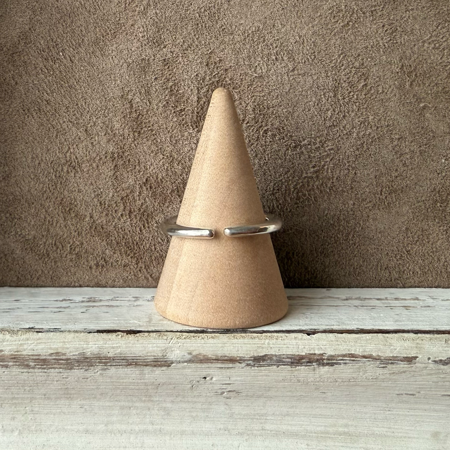 ADJUSTABLE GEM STONE STACKING RING