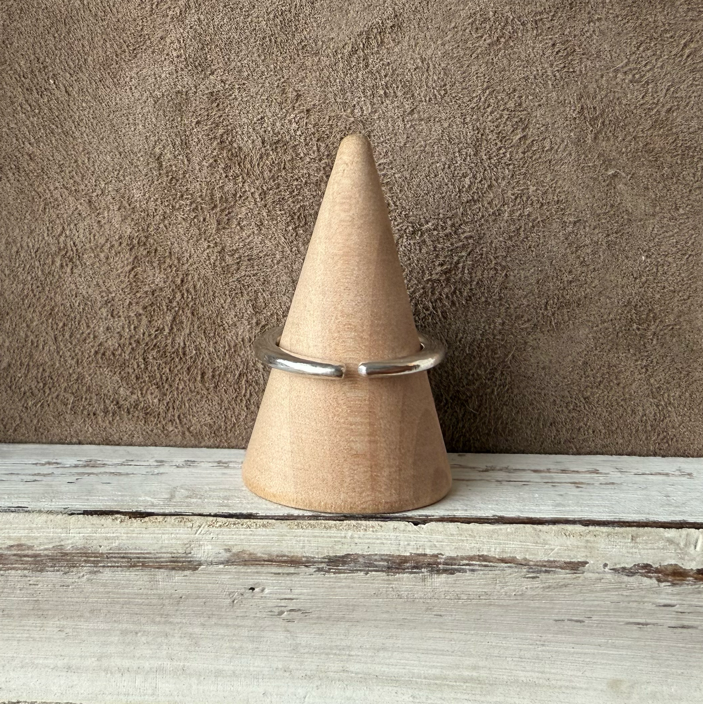 ADJUSTABLE GEM STONE STACKING RING