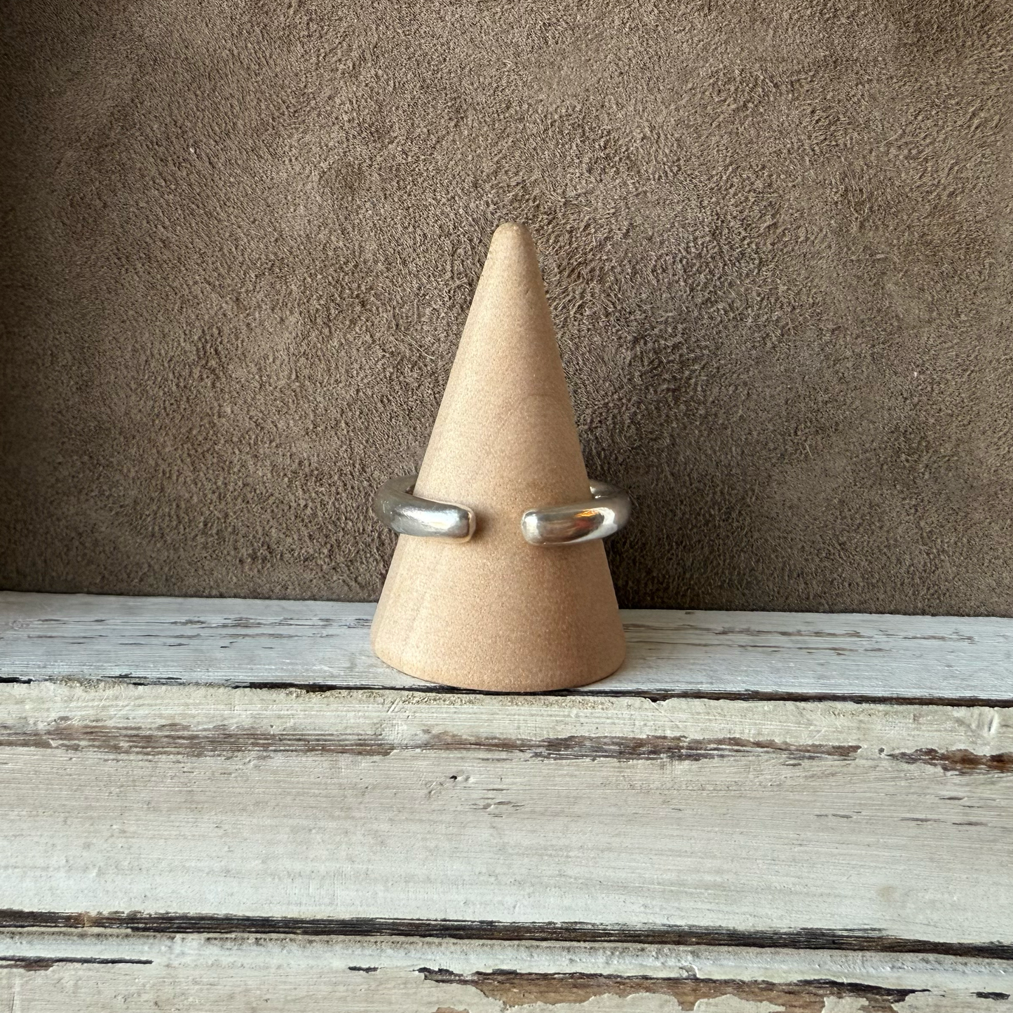 ADJUSTABLE GEM STONE STACKING RING